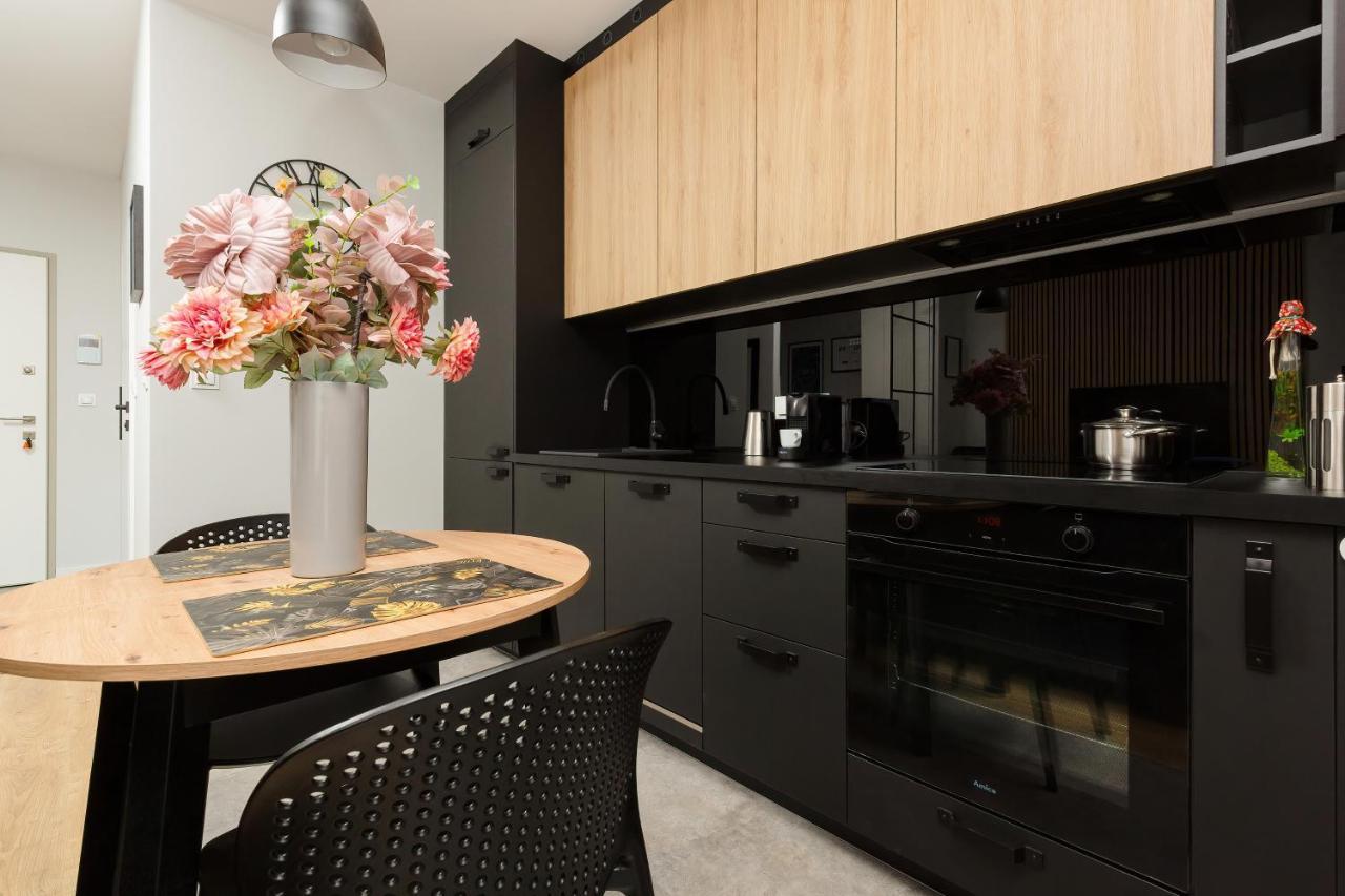 Moduo Gardens Apartment By Renters Prestige Варшава Екстер'єр фото